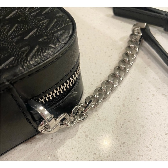 Michael Kors Jet Set Crossbody Bag - Picture 4 of 10